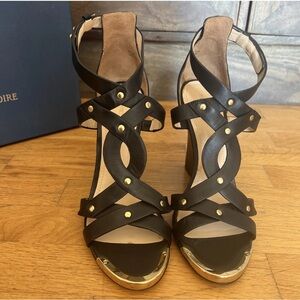 Pour La Victoire Valen Wedge Elegant Black Strappy Heels